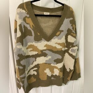 POL Women's V-Neck Camouflage Sweater - Olive, Beige, Cream NWOT